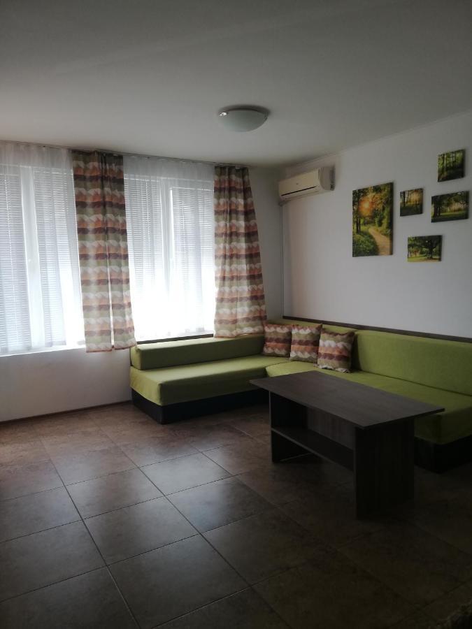 Apartamenti Zhelezovi Поморіє Екстер'єр фото