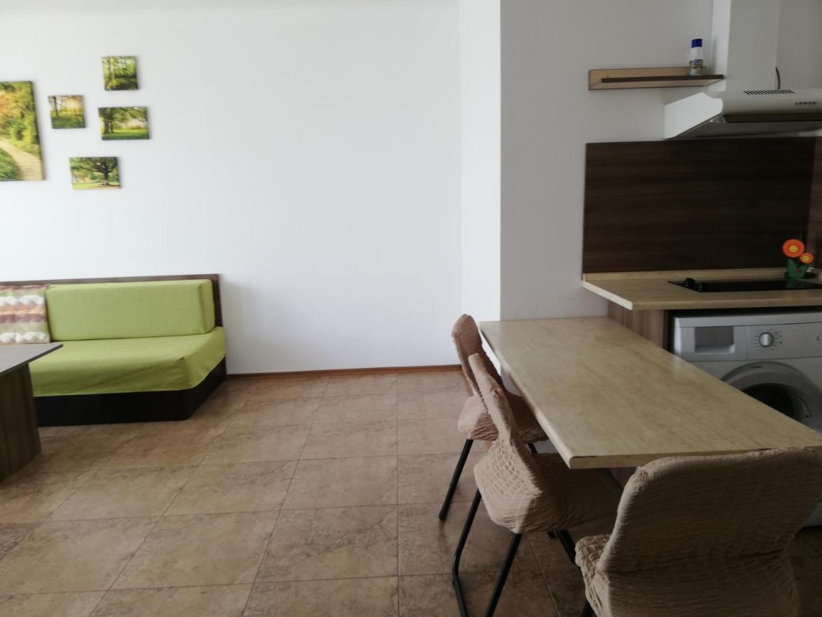 Apartamenti Zhelezovi Поморіє Екстер'єр фото